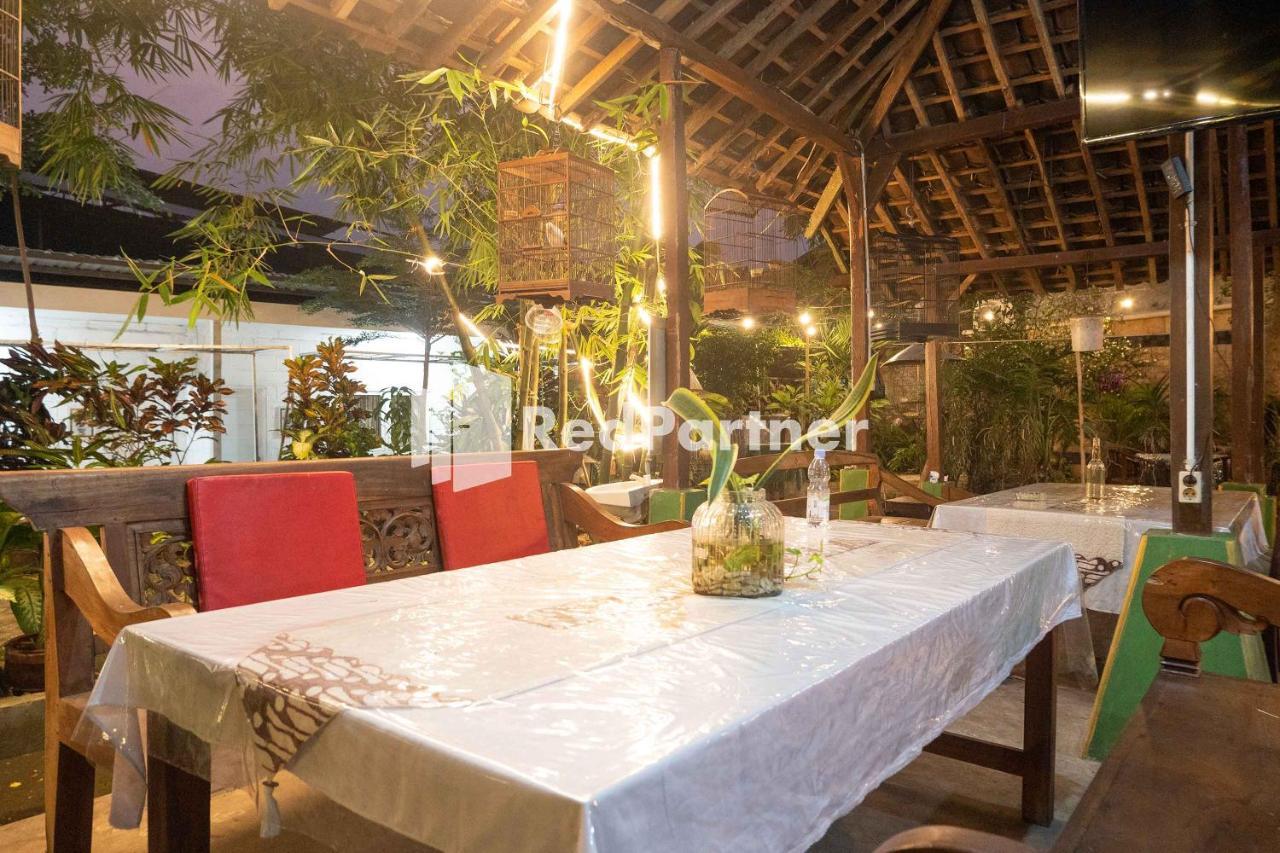 Hotel House Of Joy Sopalan Redpartner Kalasan Esterno foto