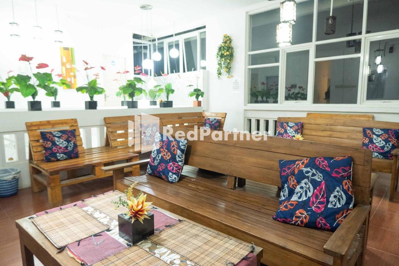 Hotel House Of Joy Sopalan Redpartner Kalasan Esterno foto